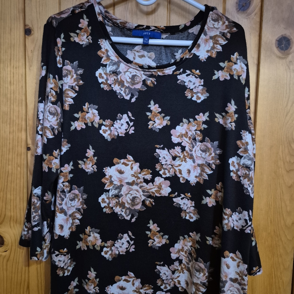 Apt. 9 Black Floral Mid Length Sleeve Top